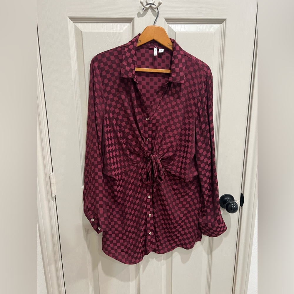 long sleeve CATO silk button down! 💜